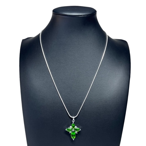 925 Sterling Peridot Green White Crystal Floral Cross Pendant Necklace 21" - Picture 2 of 10